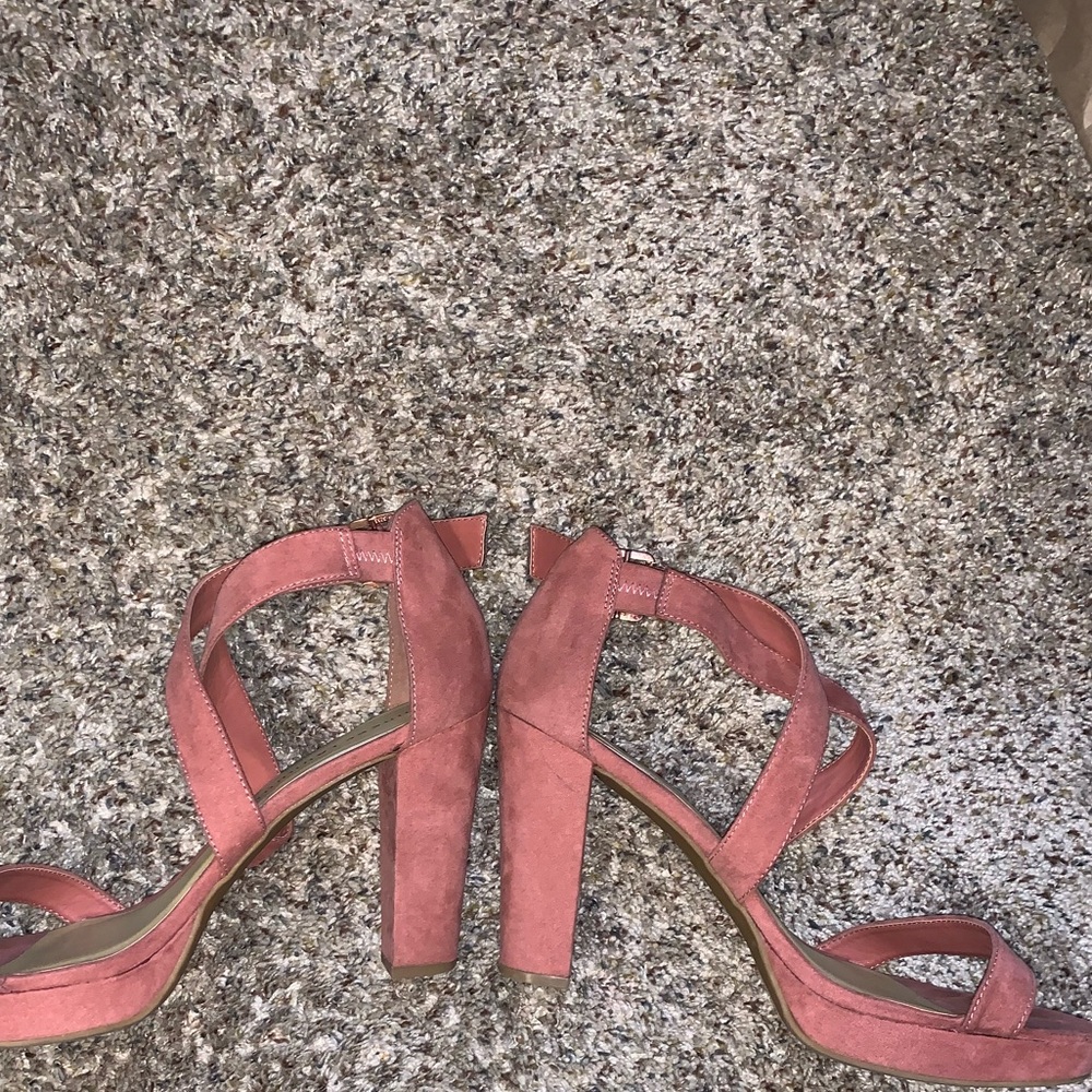 Rose heels